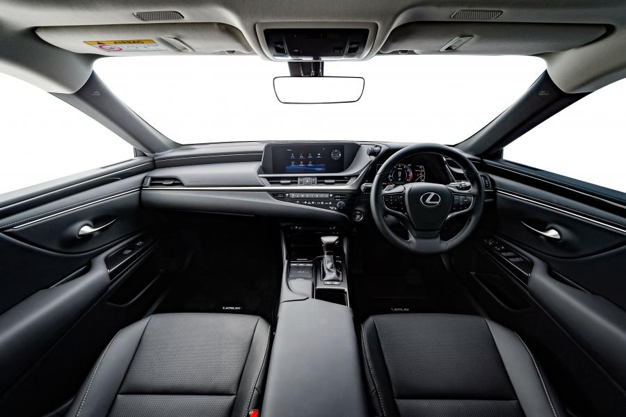 Торпедо Lexus ES250 2018 года  (ZA) (фото 16 из 26)